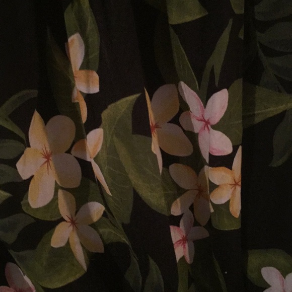 Makai sun dress~ perfect for fun in the ☀️ - Picture 3 of 4